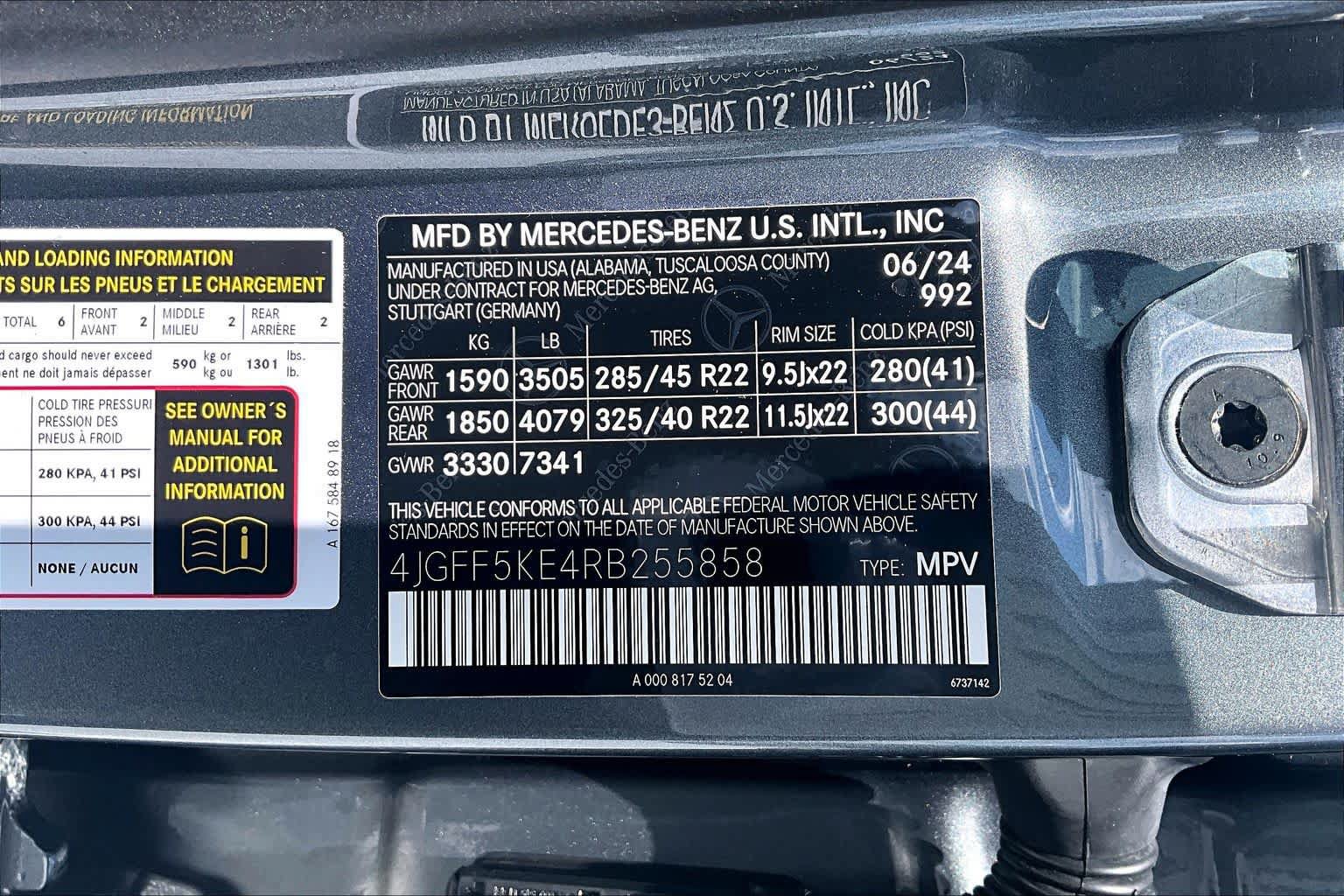 Used 2024 Mercedes-Benz GLS 450 4MATIC image 32