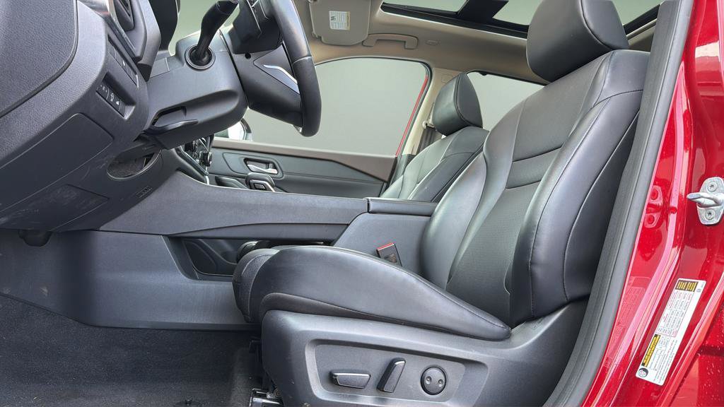 Certified 2023 Nissan Rogue SV w/ SV Premium B Package image 24