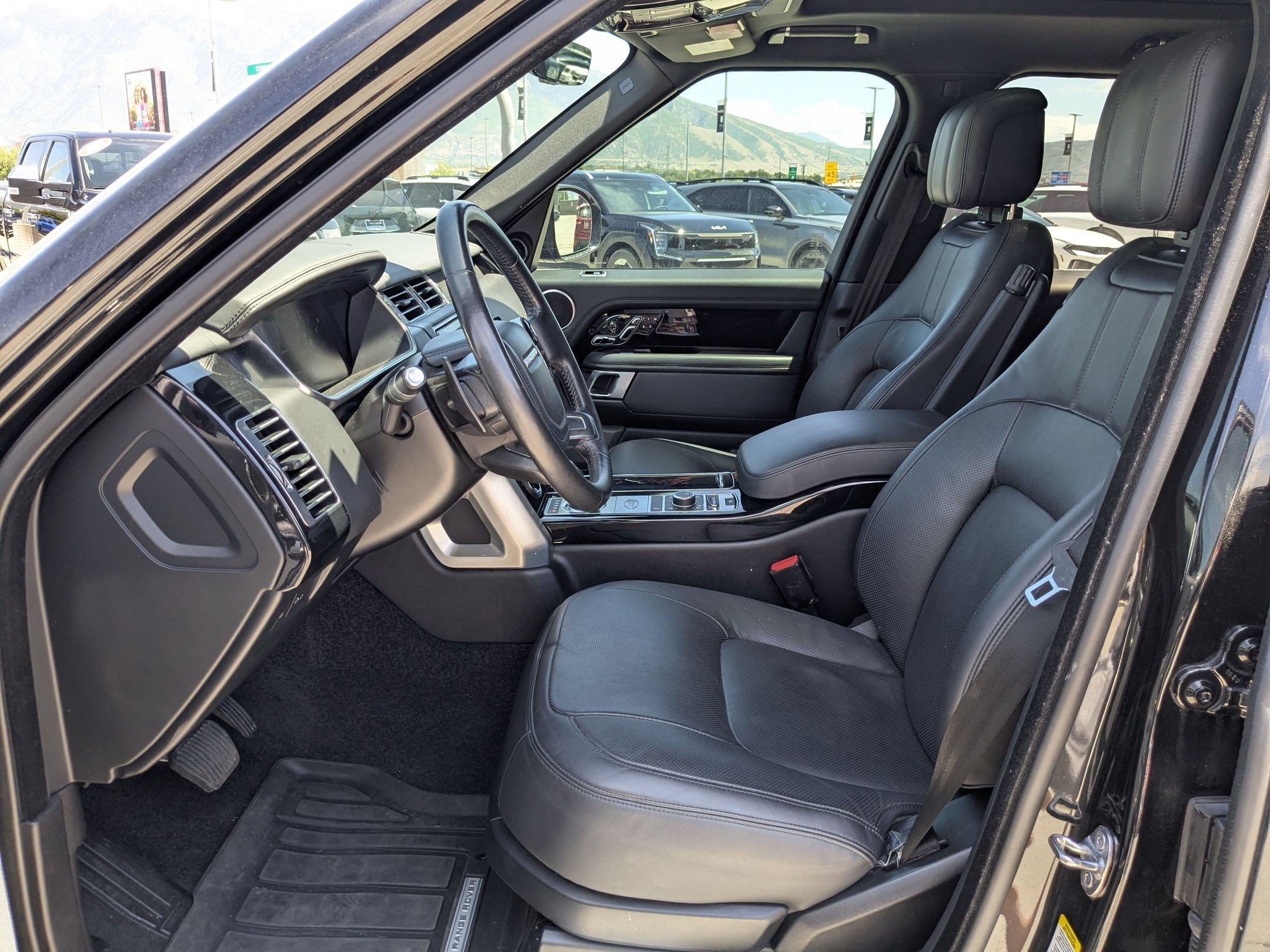 Used 2020 Land Rover Range Rover HSE AWD/4WD image 25