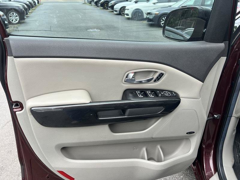Used 2015 Kia Sedona SX FWD image 26