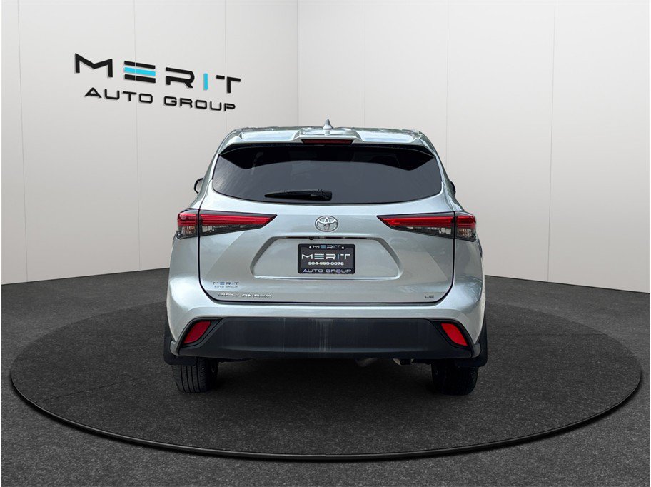 Used 2020 Toyota Highlander LE FWD image 8