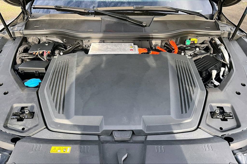 Used 2019 Audi e-tron Prestige w/ Prestige Package AWD/4WD image 30