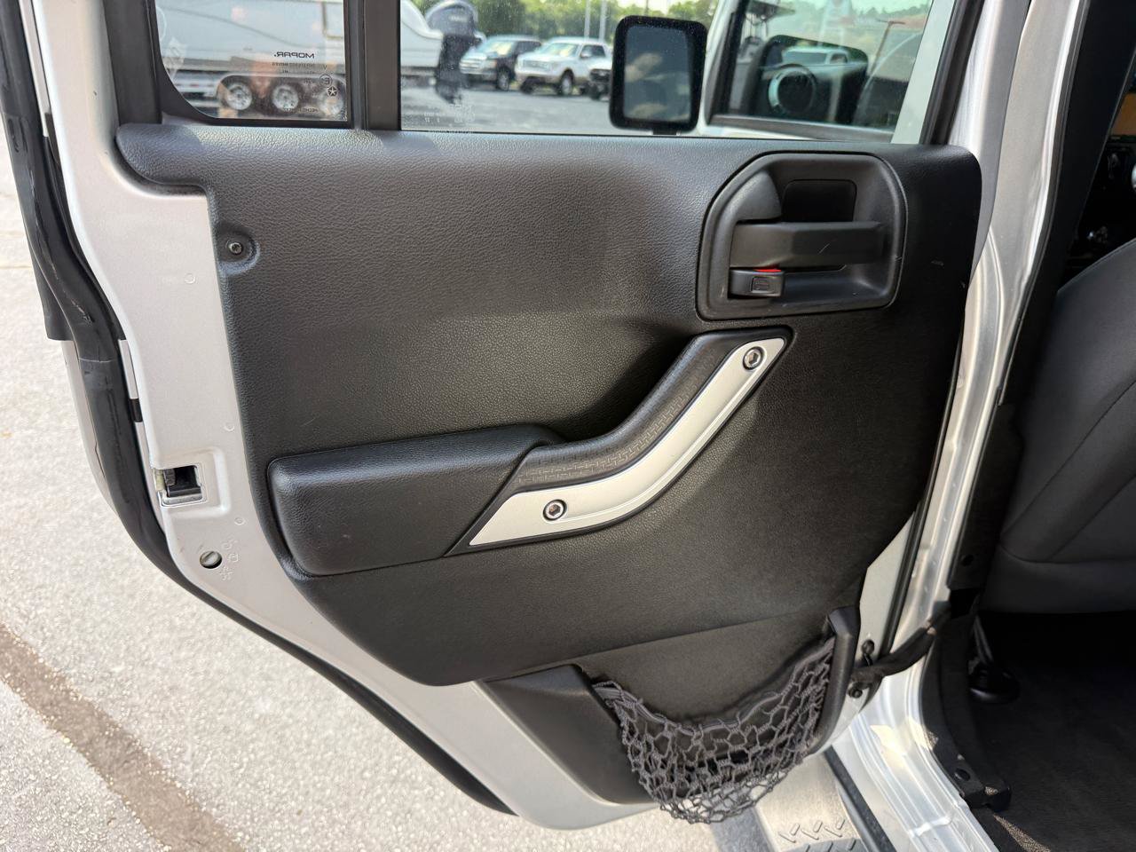 Used 2012 Jeep Wrangler Unlimited Sahara w/ Connectivity Group AWD/4WD image 11