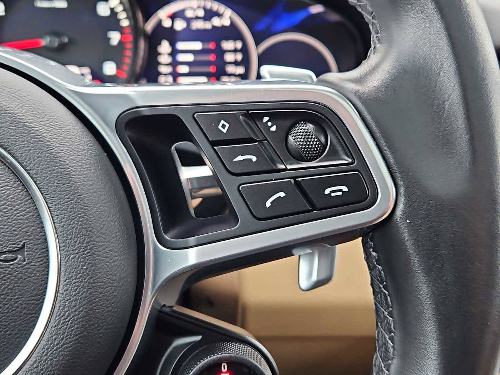 Certified 2023 Porsche Cayenne Platinum Edition AWD/4WD image 21