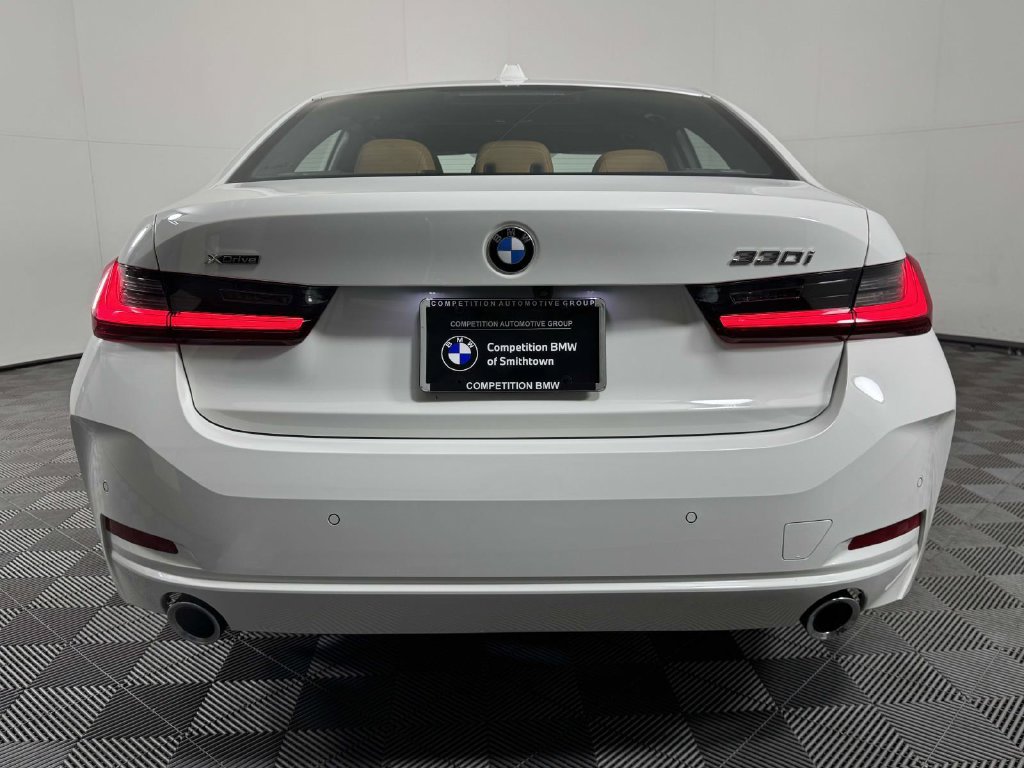 Used 2026 BMW 330i xDrive Sedan w/ Premium Package AWD/4WD image 9