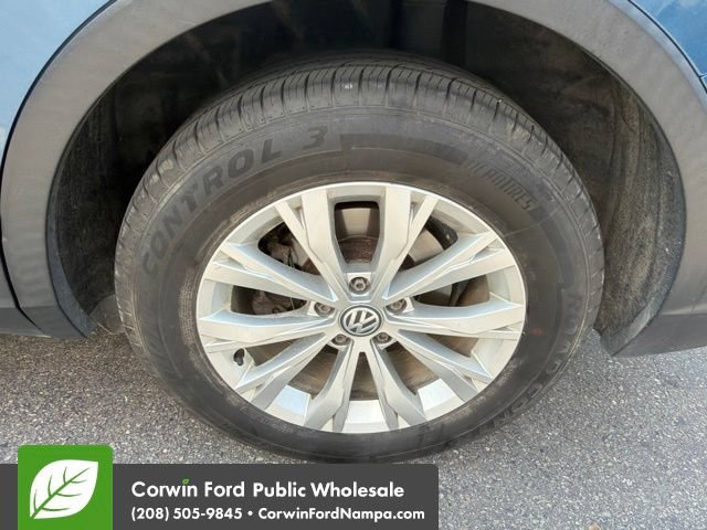 Used 2018 Volkswagen Tiguan S w/ 3rd Row Seat Package AWD/4WD image 11