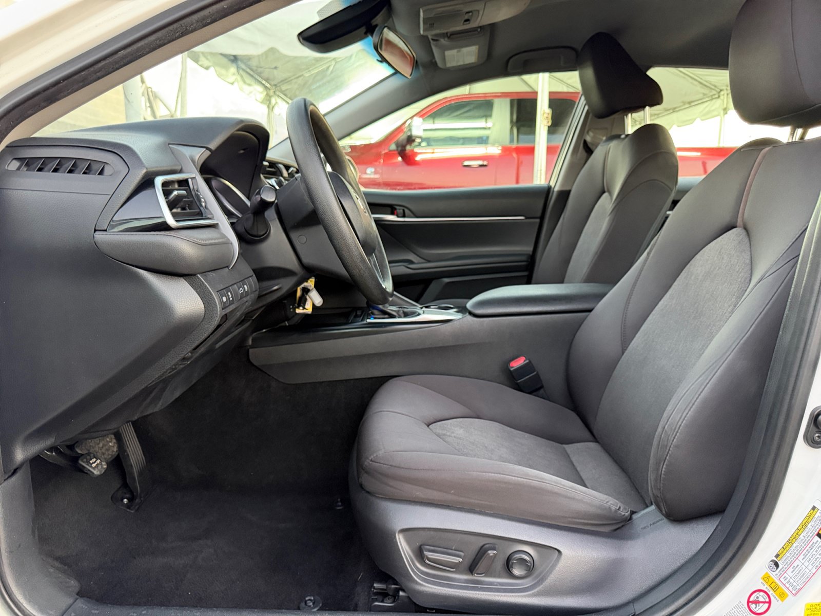Used 2018 Toyota Camry LE FWD image 9