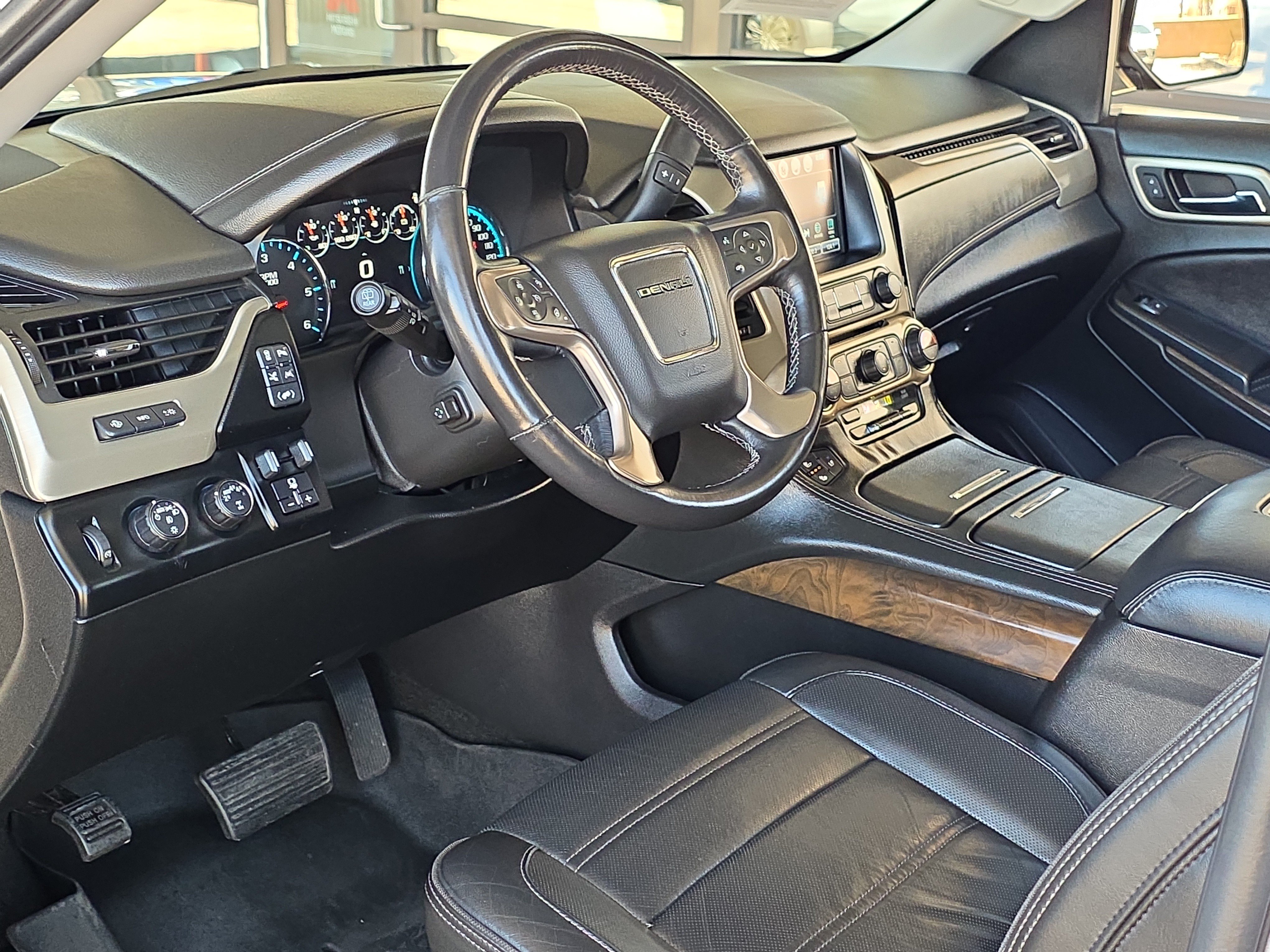 Used 2018 GMC Yukon Denali w/ Open Road Package AWD/4WD image 11