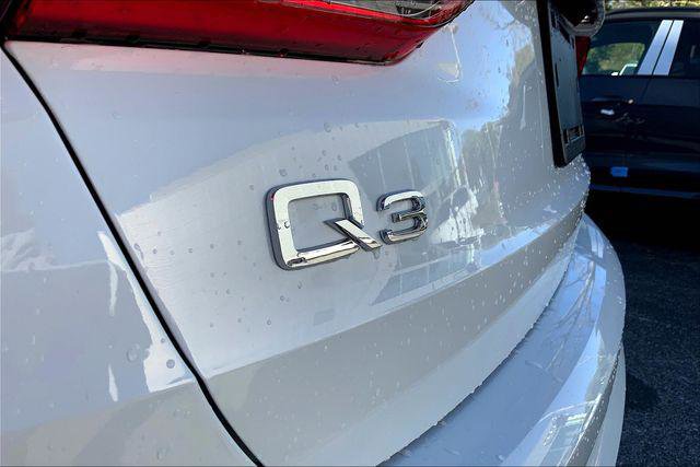 Certified 2024 Audi Q3 2.0T Premium w/ Convenience Package AWD/4WD image 31