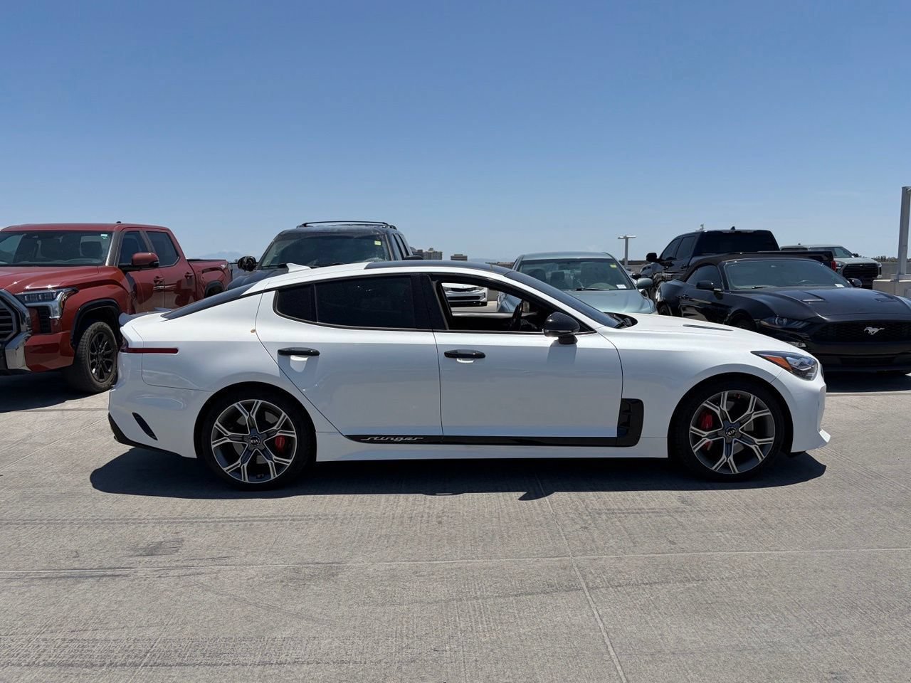 Used 2018 Kia Stinger GT2 RWD image 3