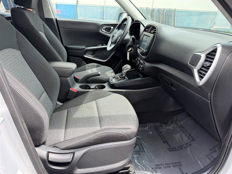 Used 2020 Kia Soul S FWD image 40