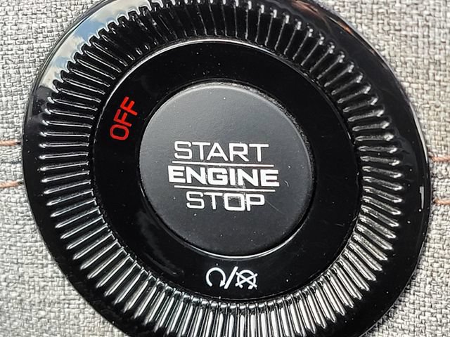 Certified 2022 Jeep Compass Latitude w/ Sun and Sound Group AWD/4WD image 6
