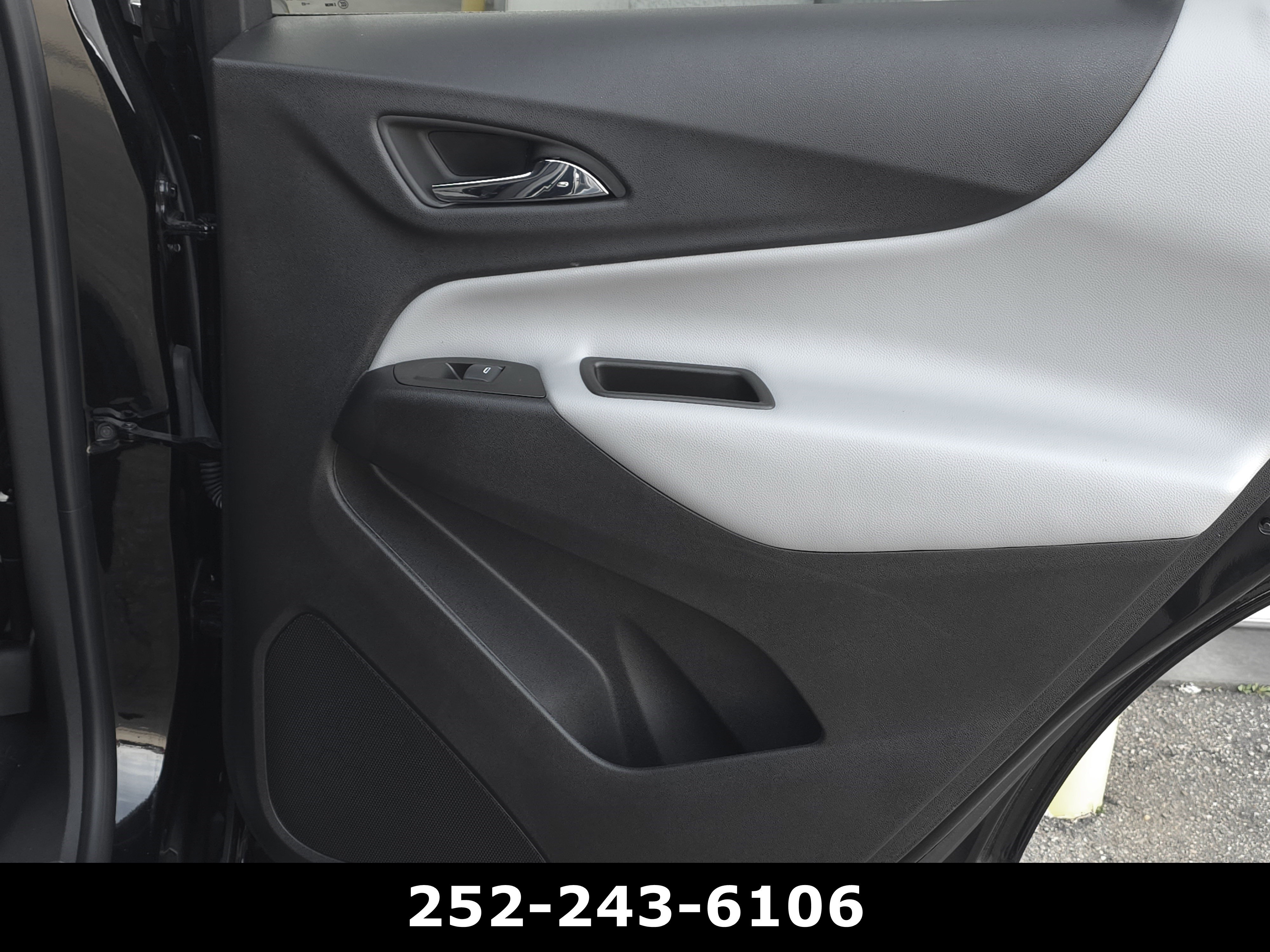 Used 2024 Chevrolet Equinox LS w/ Midnight Edition image 33