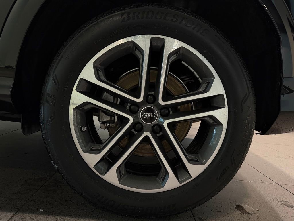 Used 2025 Audi Q5 Premium w/ Convenience Package image 34