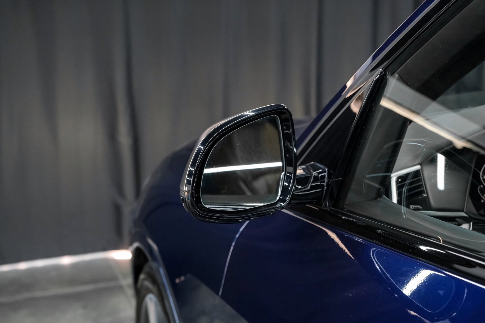 Used 2022 BMW X7 M50i w/ Executive Package image 44