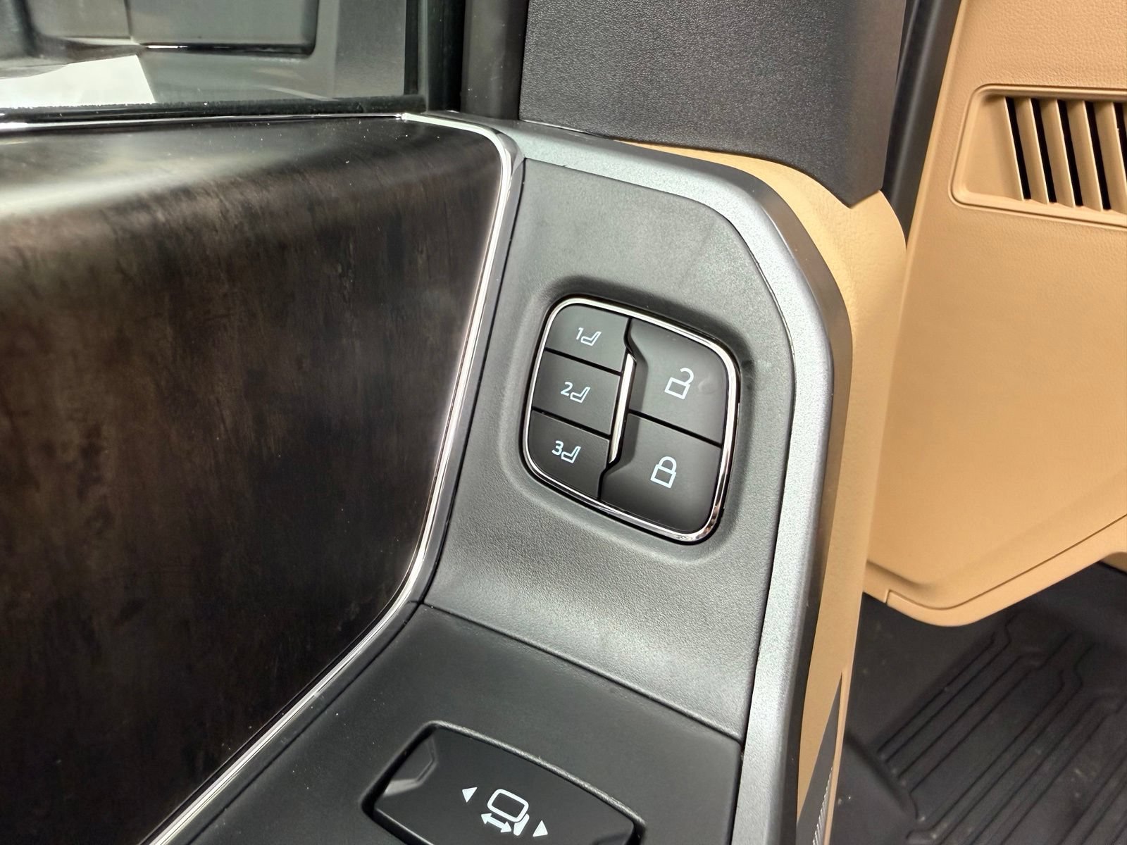 New 2026 Ford F250 Lariat w/ Tremor Off-Road Package AWD/4WD image 16