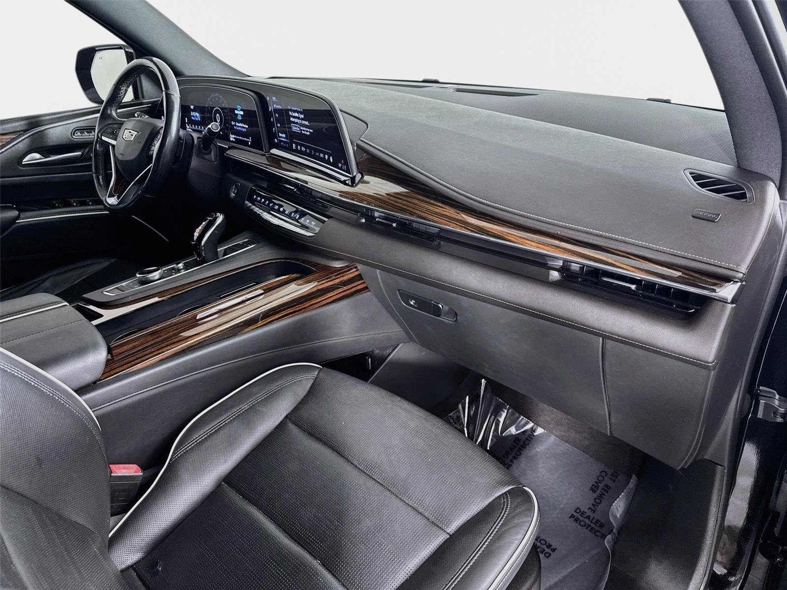 Used 2023 Cadillac Escalade Premium Luxury RWD image 33