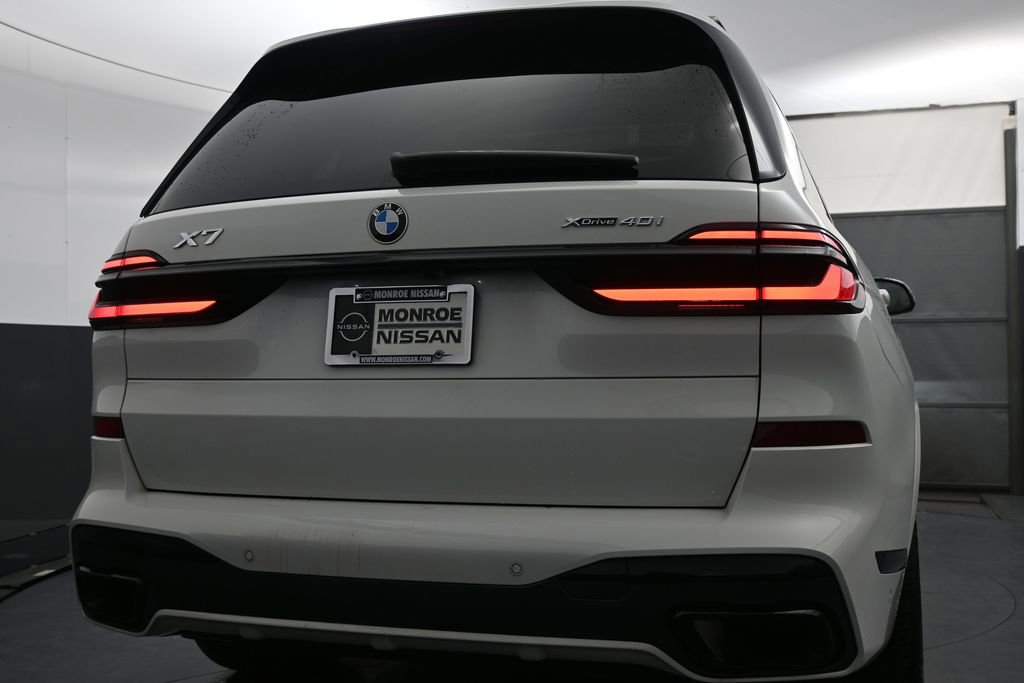Used 2024 BMW X7 xDrive40i w/ Executive Package image 24