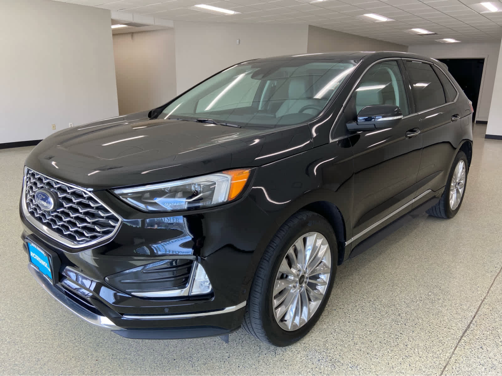 Used 2023 Ford Edge Titanium w/ Equipment Group 301A image 3