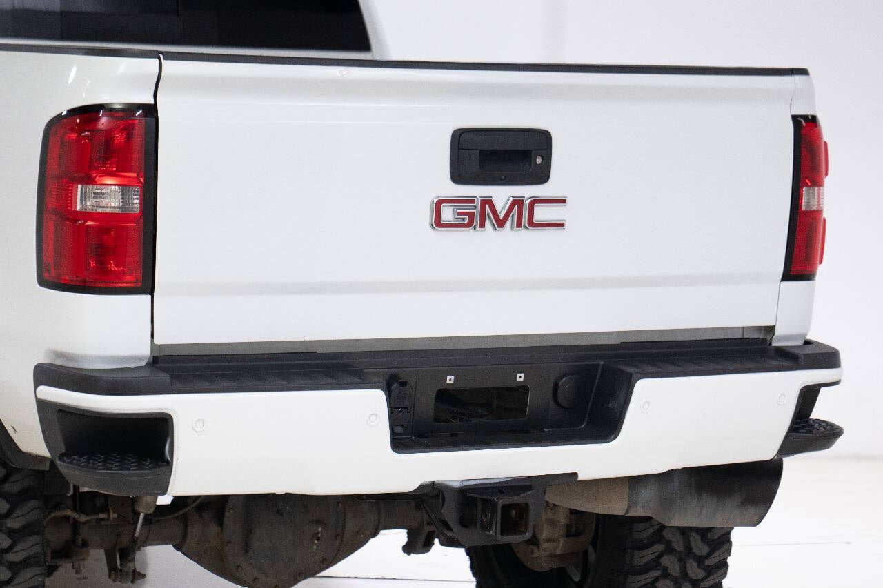 Used 2016 GMC Sierra 2500 Denali w/ Duramax Plus Package AWD/4WD image 17