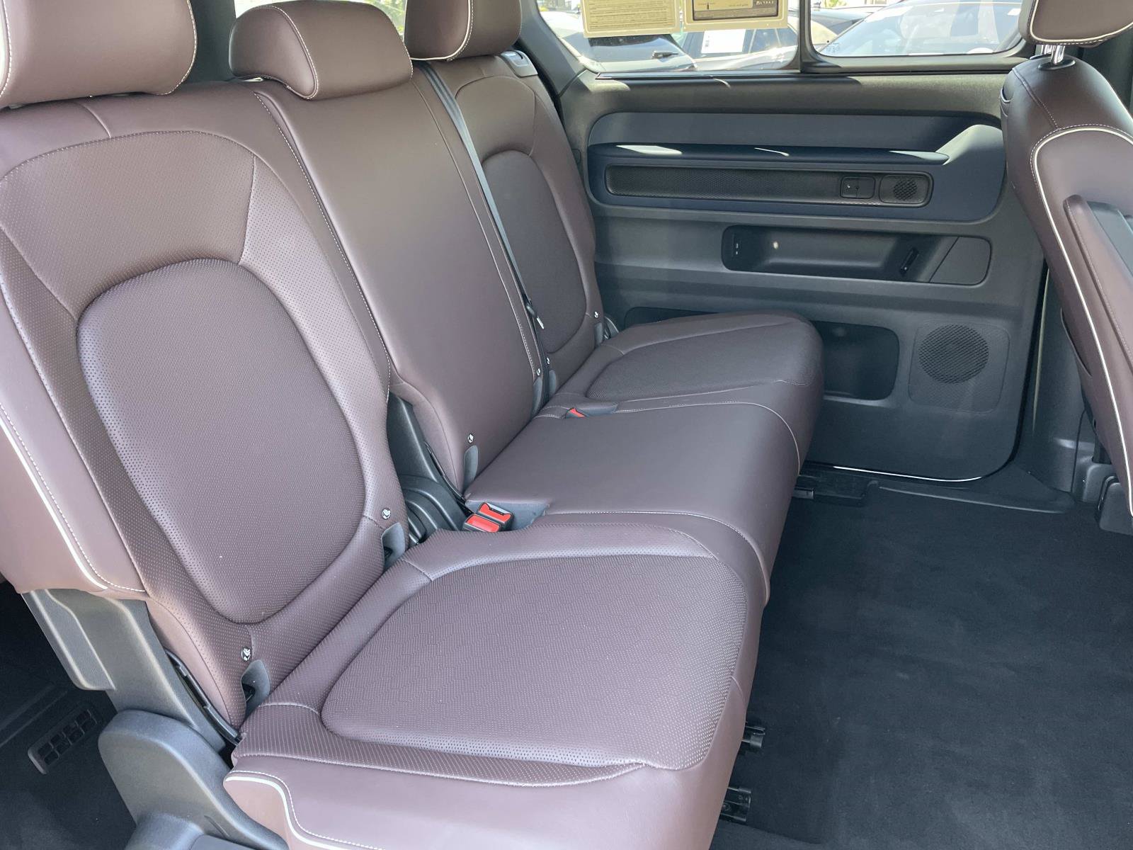 Certified 2025 Volkswagen ID. Buzz Pro S RWD image 26