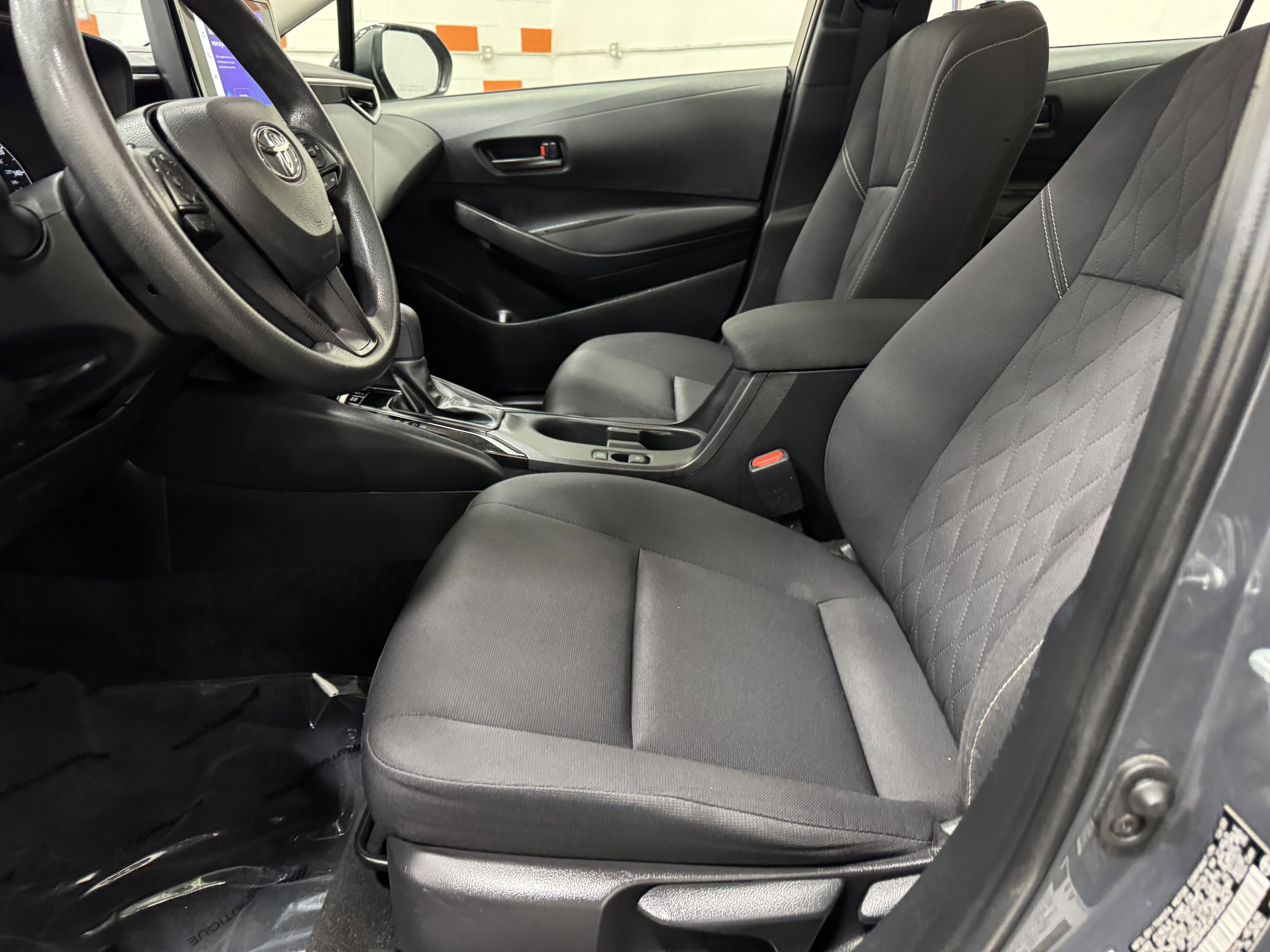 Used 2023 Toyota Corolla LE image 30