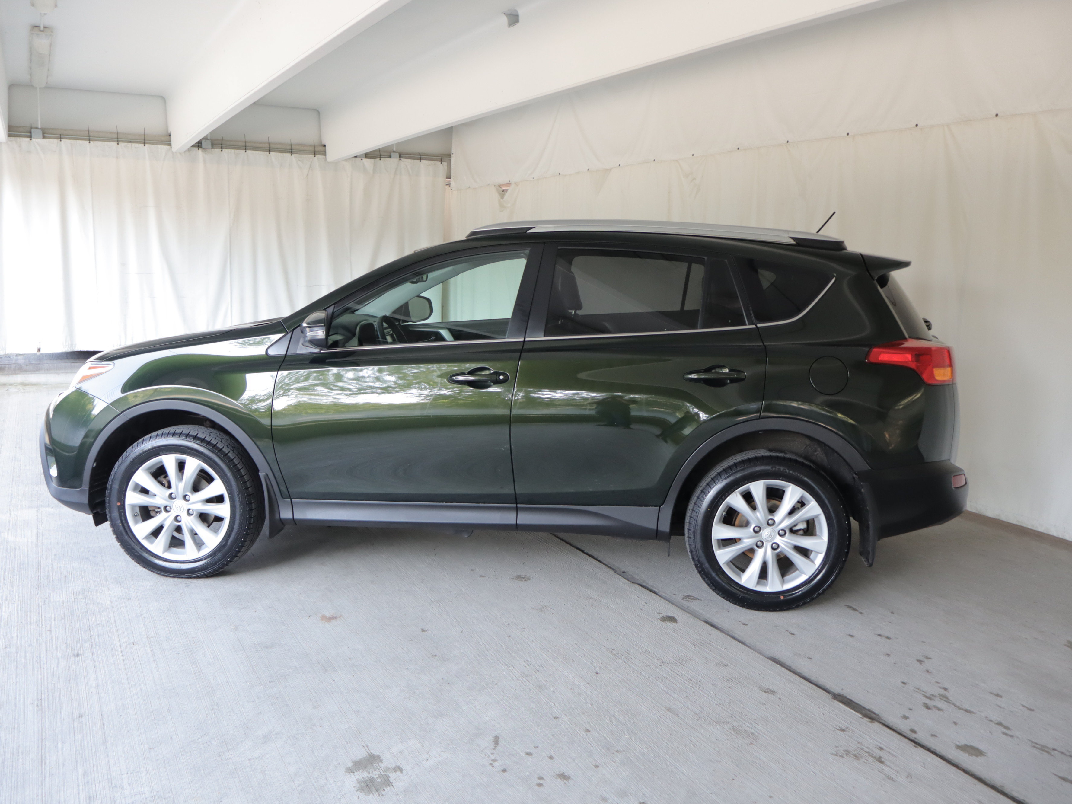 Used 2013 Toyota RAV4 Limited AWD/4WD image 24