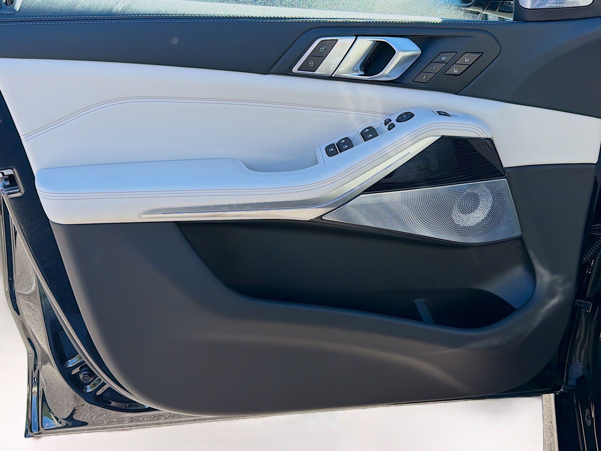 New 2026 BMW X5 M60i image 21