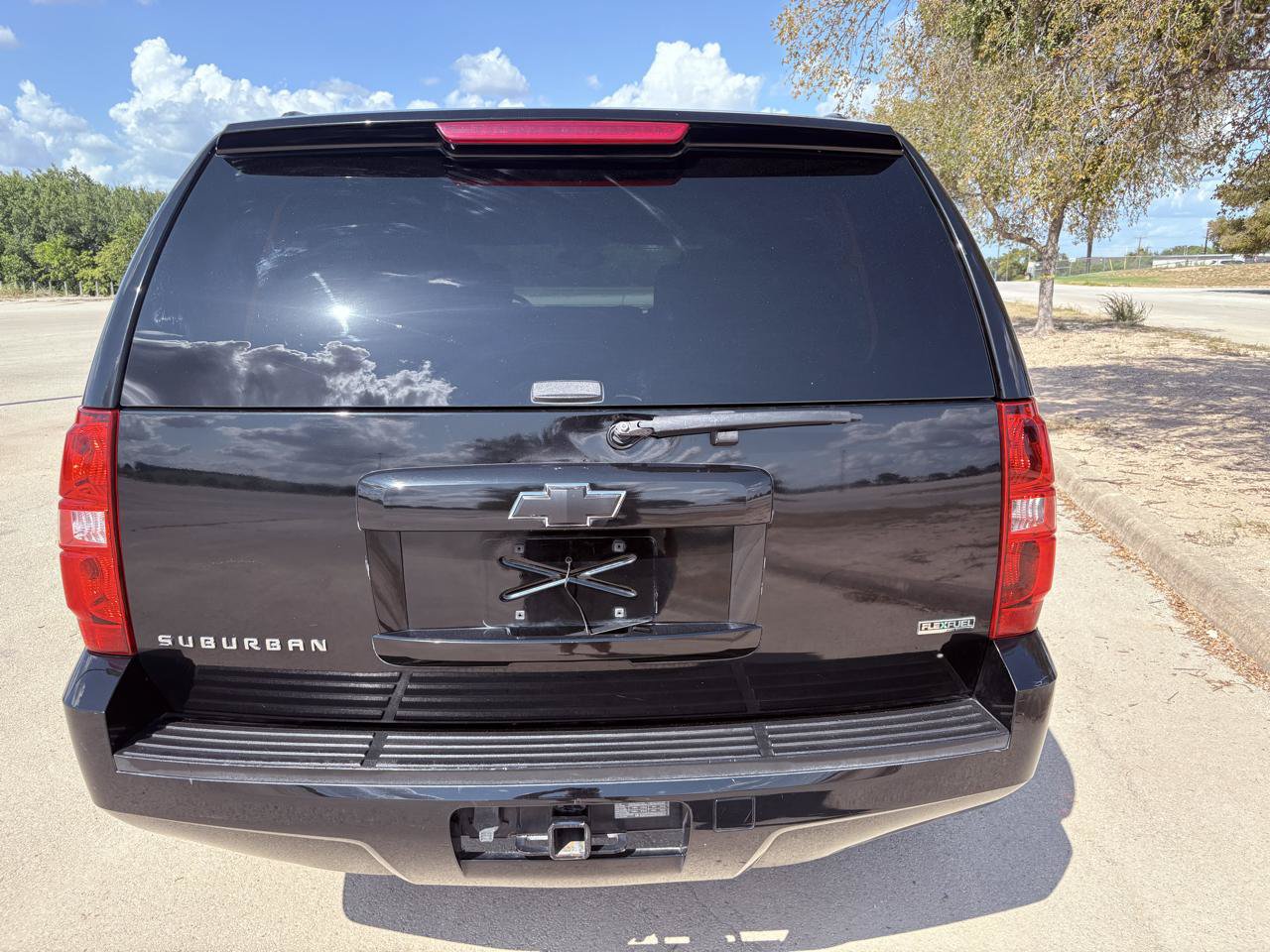 Used 2011 Chevrolet Suburban LS RWD image 75