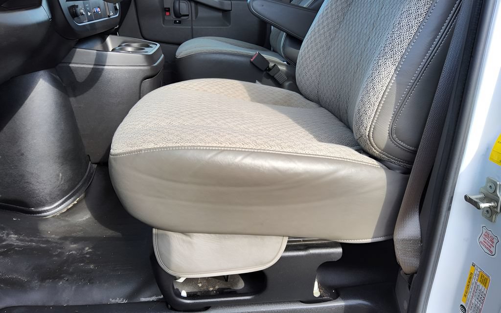 Used 2023 Chevrolet Express 3500 LS RWD image 20