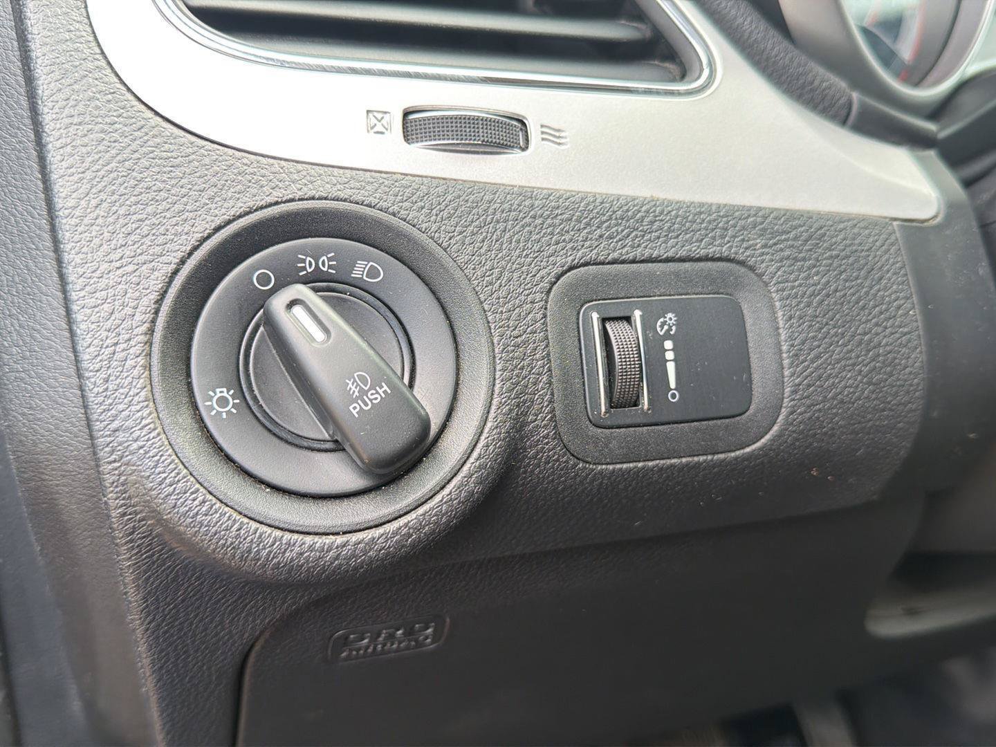 Used 2015 Dodge Journey SXT w/ Flexible Seating Group AWD/4WD image 18