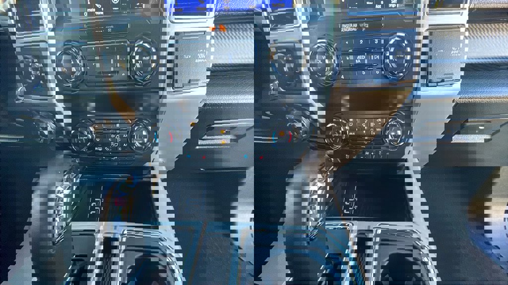 Used 2020 Ford F150 Lariat image 19