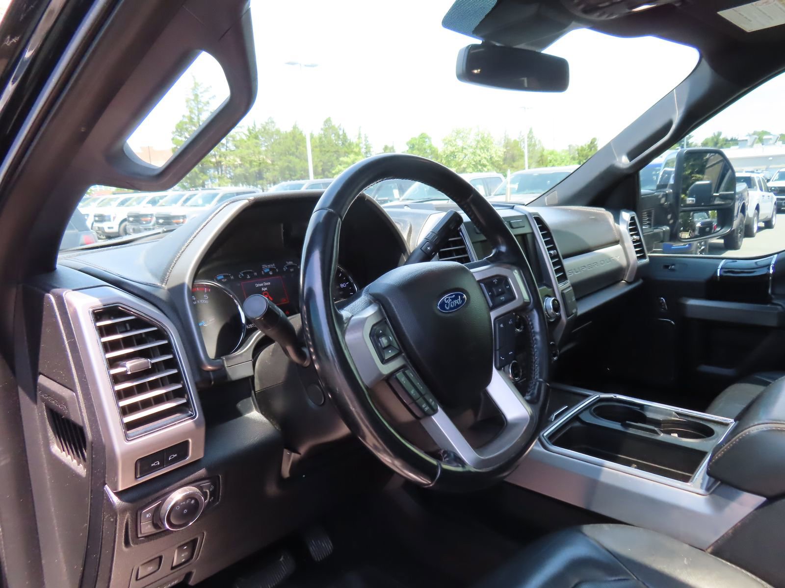 Used 2020 Ford F250 Platinum w/ FX4 Off-Road Package AWD/4WD image 16