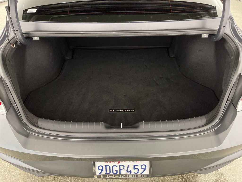 Used 2023 Hyundai Elantra SEL FWD image 9