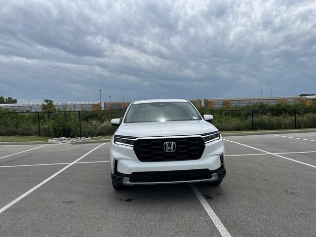 New 2025 Honda Pilot EX-L image 2