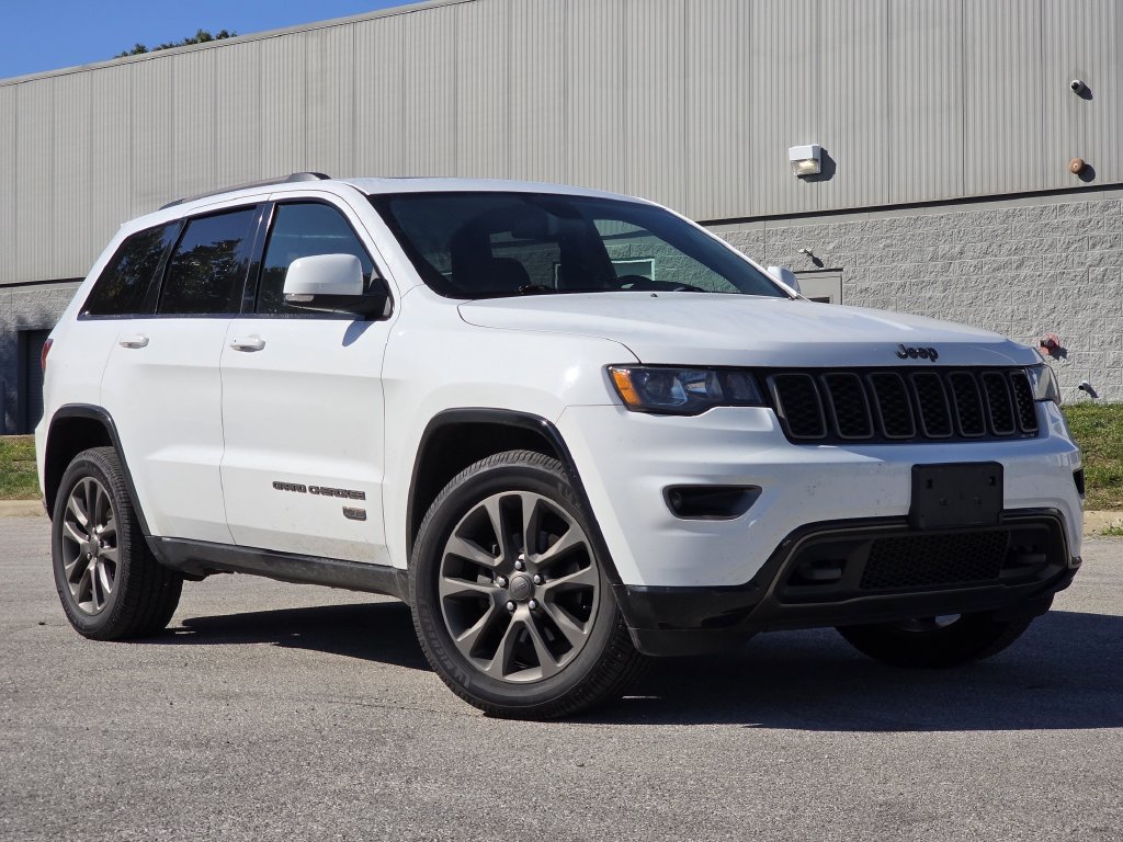 Used 2016 Jeep Grand Cherokee Limited 75th Anniversary AWD/4WD image 33