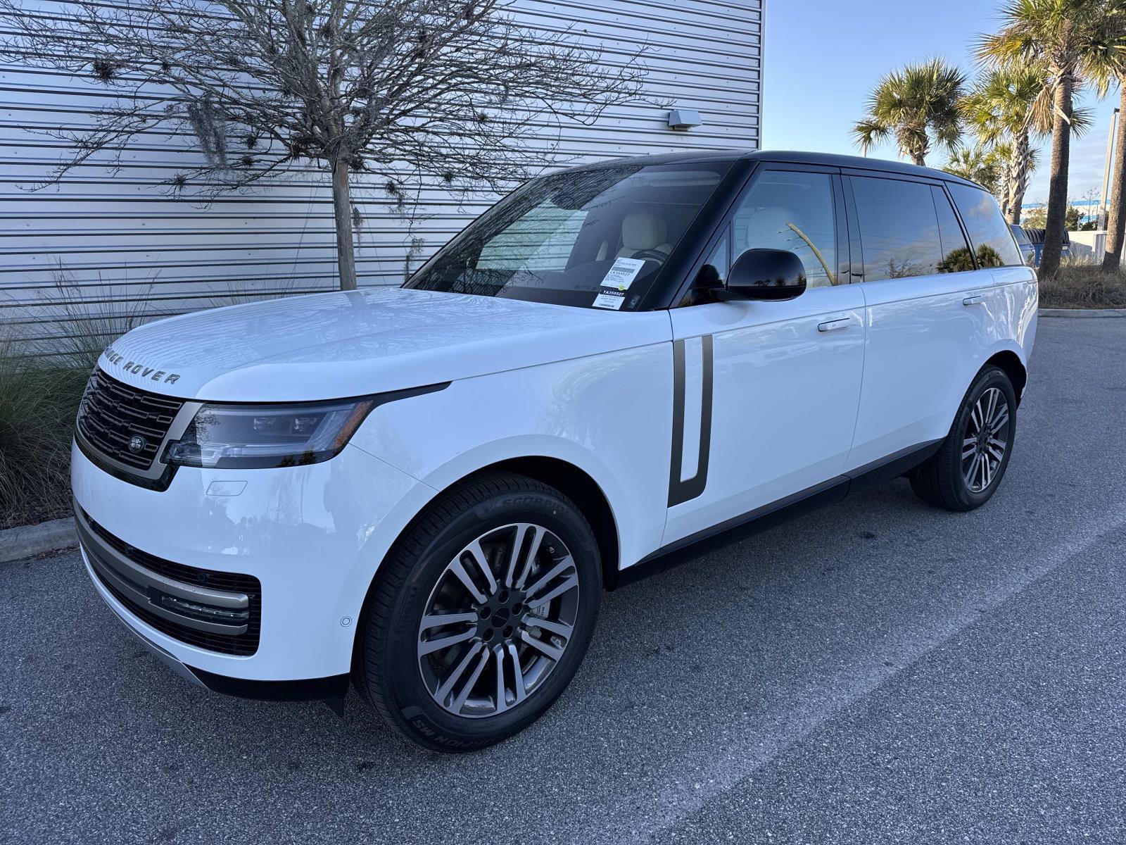 New 2026 Land Rover Range Rover Long Wheelbase SE image 1