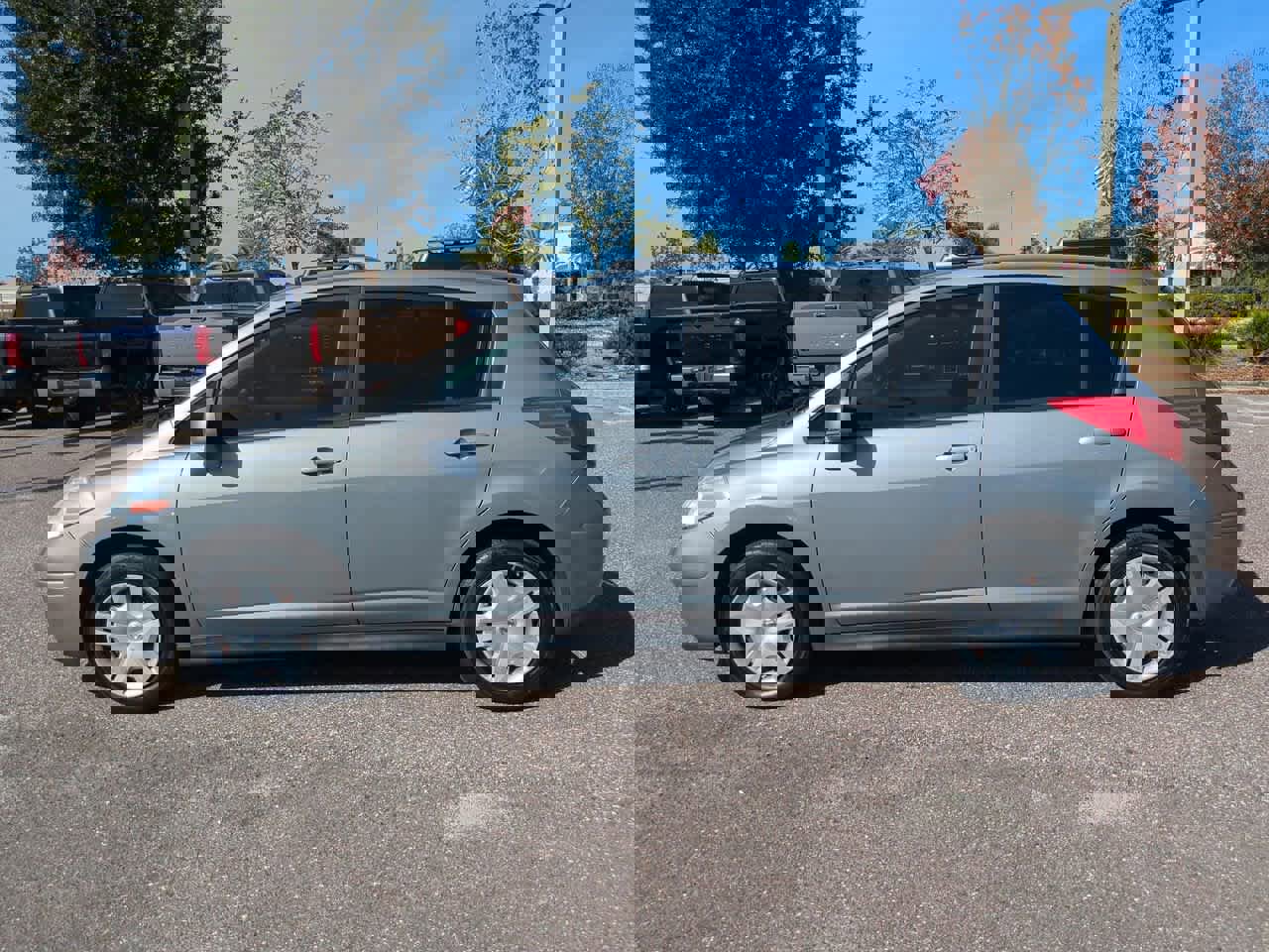 Used 2012 Nissan Versa 1.8 S image 3