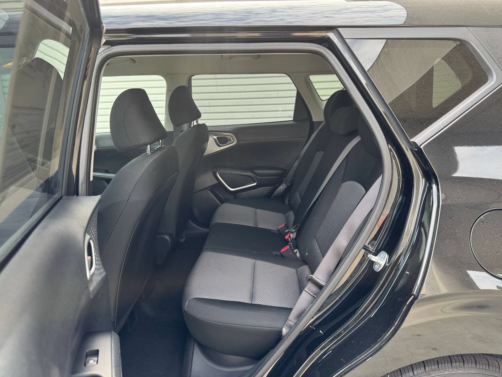 Used 2025 Kia Soul LX w/ LX Technology Package FWD image 22