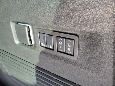 New 2026 Chevrolet Suburban High Country image 14