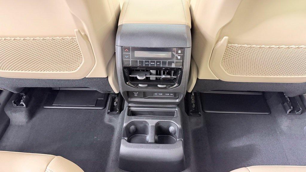 New 2027 Jeep Grand Cherokee L Limited AWD/4WD image 31