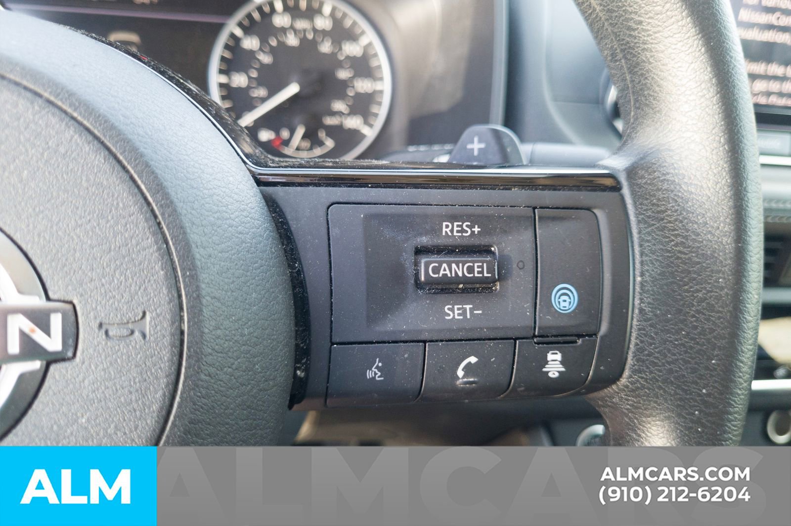 Used 2023 Nissan Rogue SV image 10