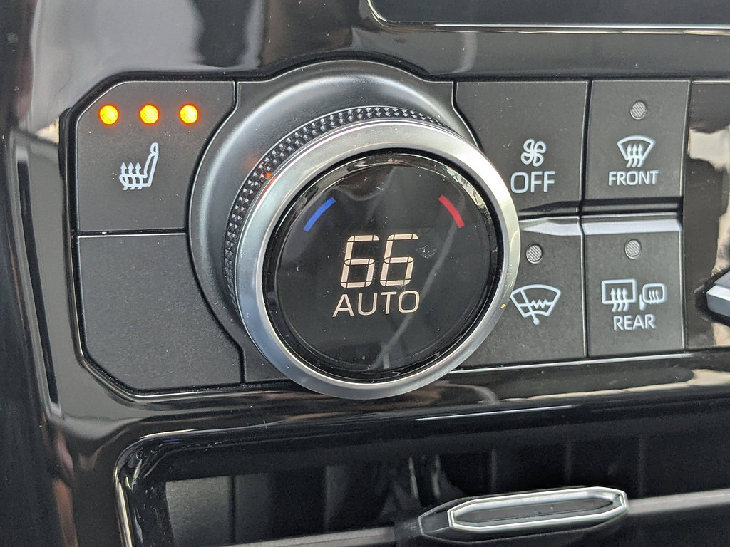 Used 2023 Toyota Highlander XLE FWD image 37