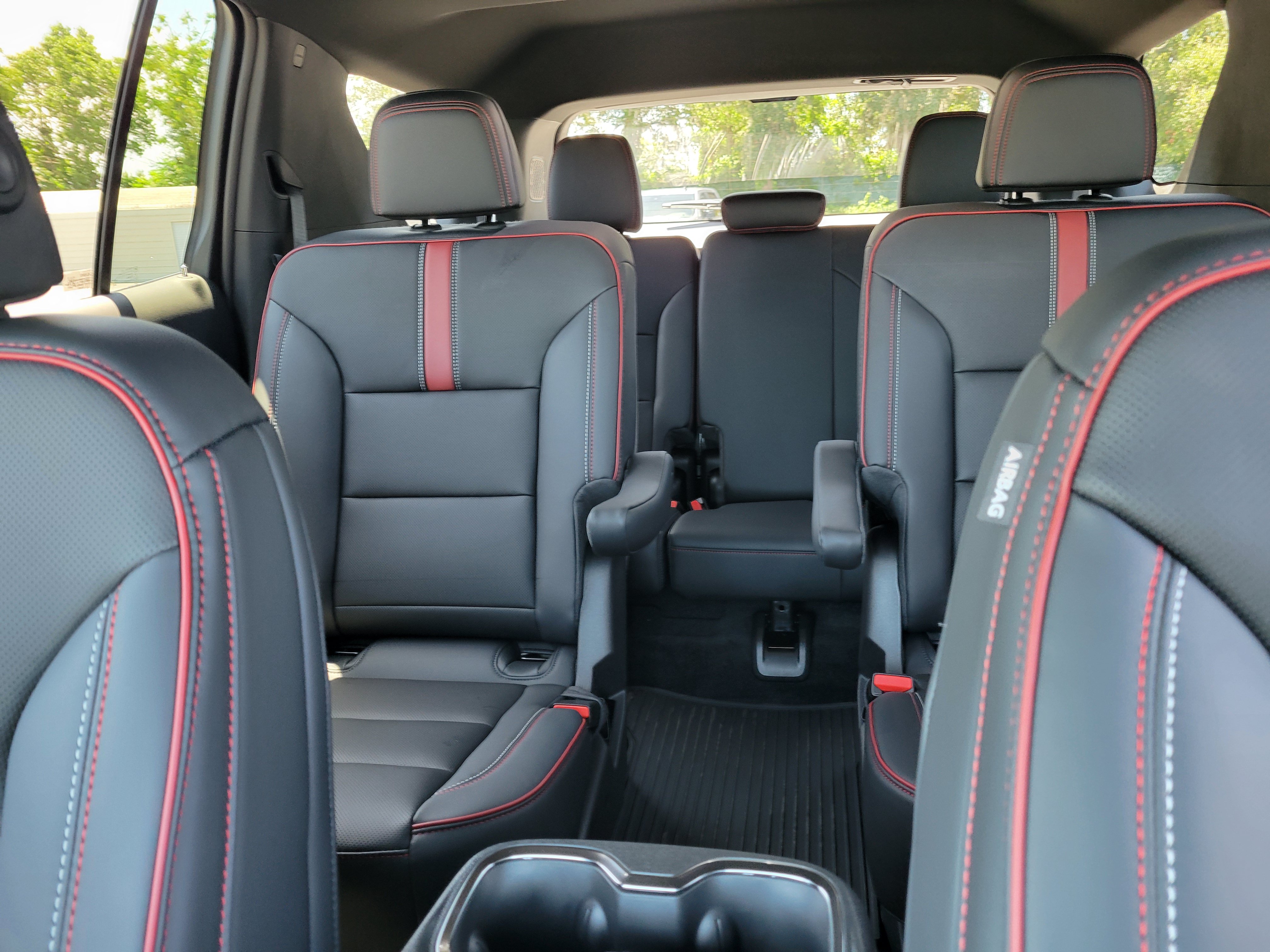 New 2027 Chevrolet Traverse RS w/ LPO, Floor Liner Package FWD image 15