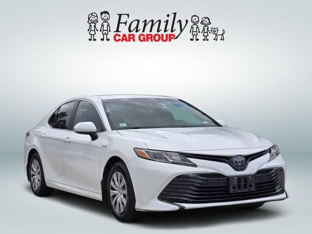 Used 2018 Toyota Camry LE FWD image 2