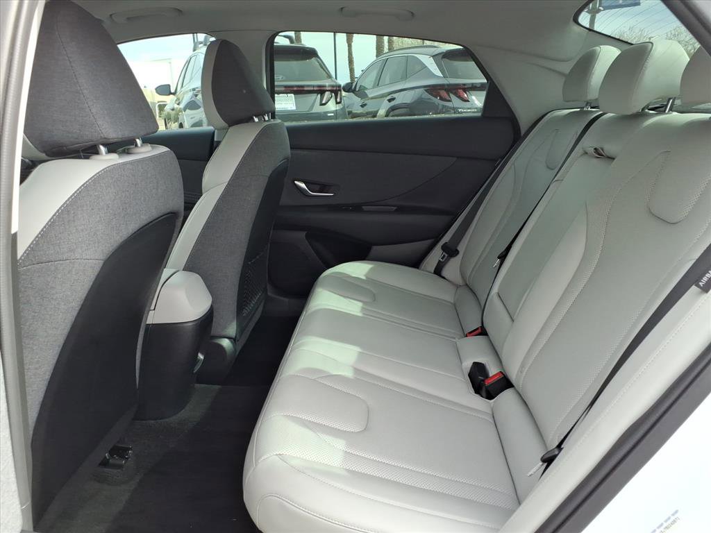 Certified 2025 Hyundai Elantra Limited image 15