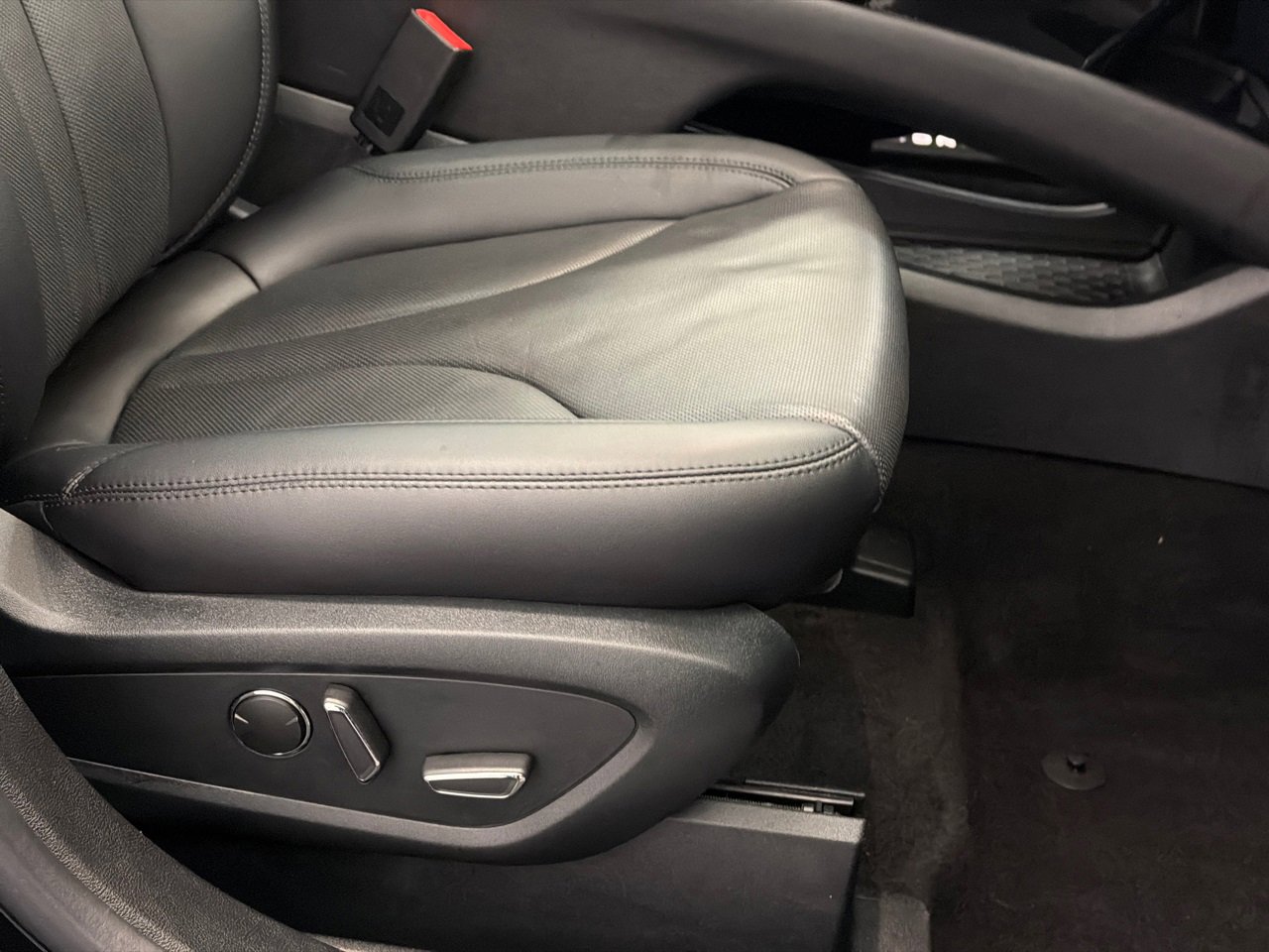 Certified 2022 Lincoln Nautilus Reserve w/ Equipment Group 201A image 12