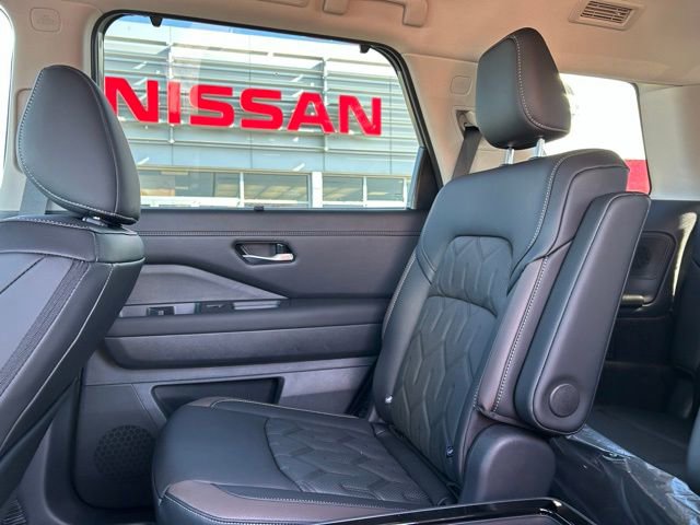 New 2026 Nissan Pathfinder Platinum image 19