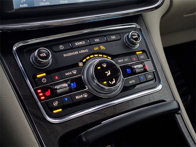Used 2020 Lincoln Continental Reserve image 22