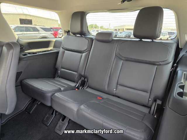 New 2026 Ford Expedition Active RWD image 10